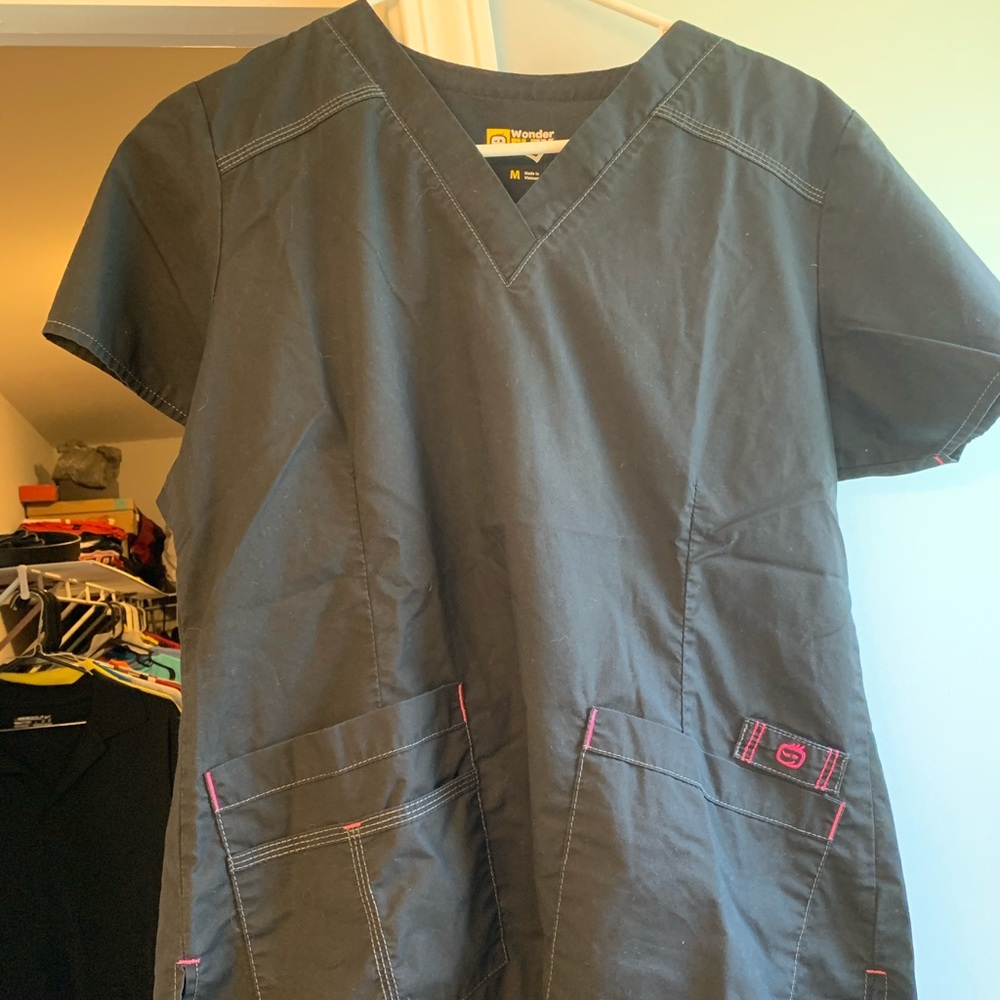 Wonder Wink Scrub Top